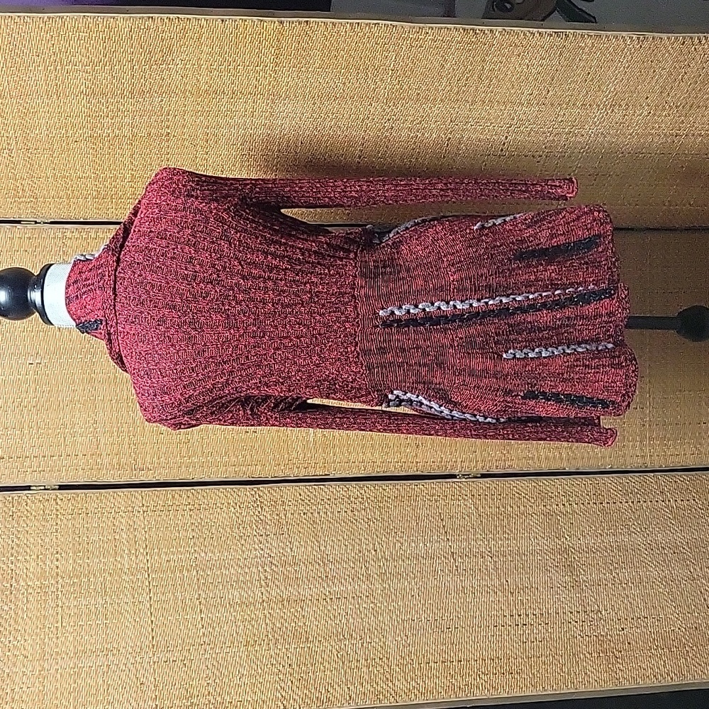 Duster - Picture 3 of 3